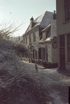 853865 Gezicht op de Bruntskameren (Bruntenhof) aan het Lepelenburg te Utrecht, tijdens de strenge winter van 1963.